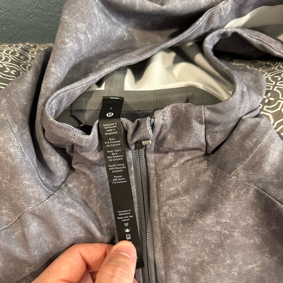 Large Lululemon Warp Light Packable Jacket “Gravel Dust Asphalt Grey Multi” - Picture 3 of 6